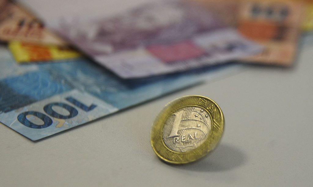 O governo federal propôs um salário mínimo de R$ 1.067 a partir de janeiro de 2021, com pagamento a partir de fevereiro