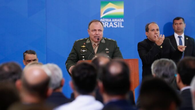 Ministro interno da Saúde, Eduardo Pazuello