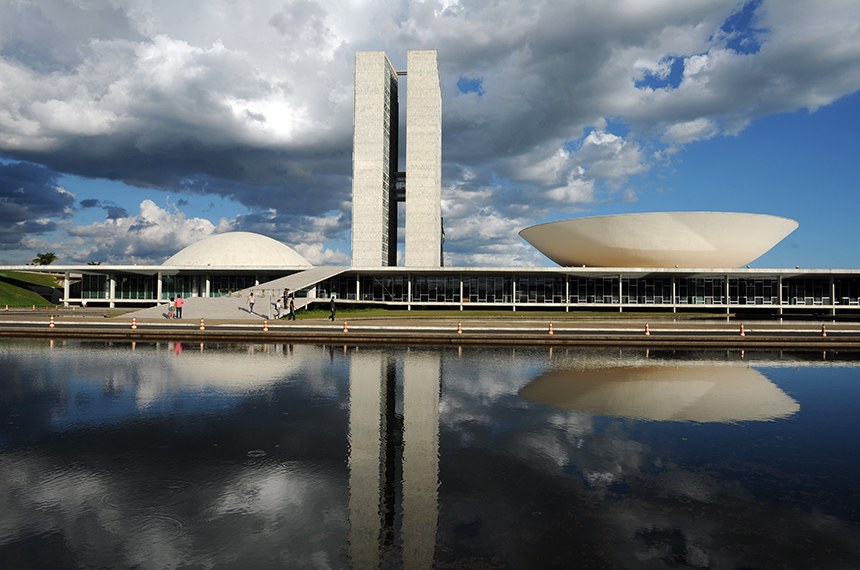 Um projeto aprovado pelo Congresso pode anular dívidas de igrejas acumuladas após fiscalizações e multas aplicadas pela Receita Federal