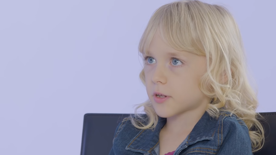 A atriz transgênero Kai Shappley, que aparece na série 'Clube das Babás', da Netflix