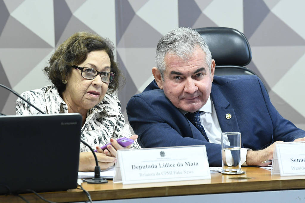 A relatora da CPMI das Fake News, deputada Lídice da Mata (PSB-BA) ao lado do presidente da comissão, senador Angelo Coronel (PSD-BA).
