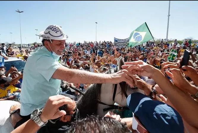 O presidente Jair Bolsonaro chegou ao aeroporto de São Raimundo Nonato e participou do seu primeiro evento público após se recuperar da Covid-19.