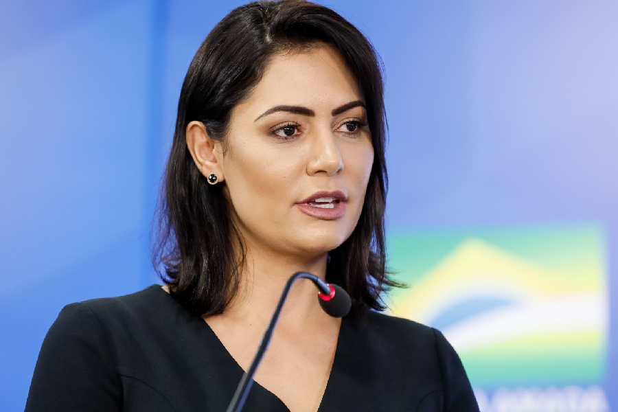 Nesta quinta-feira (30), o Palácio do Planalto afirmou que a primeira-dama, Michelle Bolsonaro, está contaminada com Covid-19. 