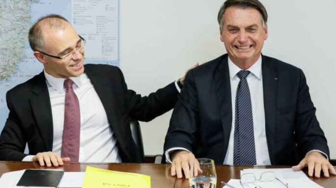 André Mendonça e Jair Bolsonaro