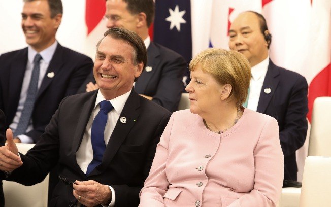 Agência alemã desmentiu afirmação feita por Bolsonaro sobre o anúncio de Merkel de cancelar o isolamento social mais rígido na Alemanha