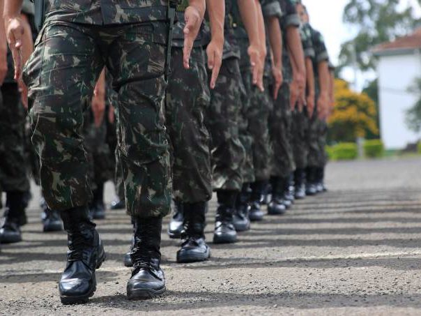 militares