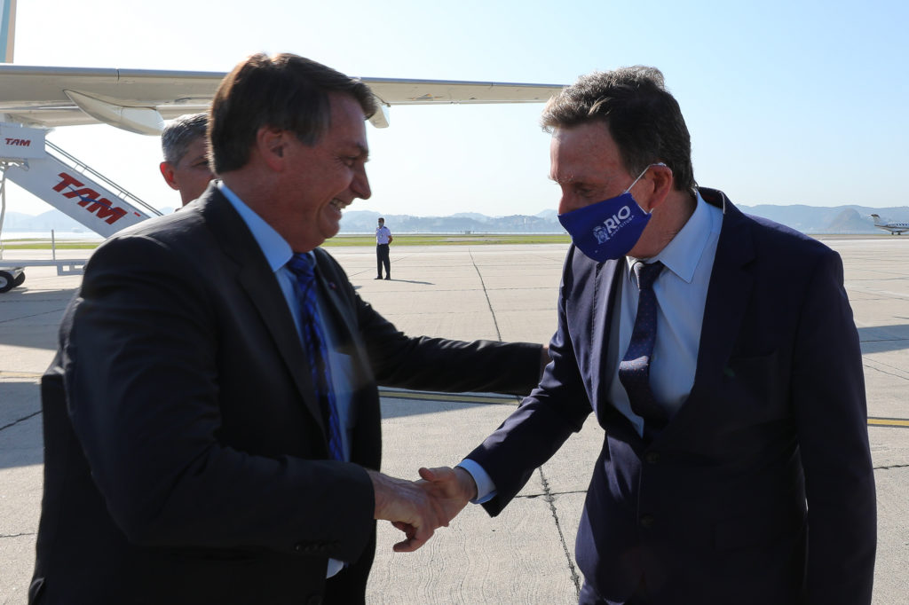 (Rio de Janeiro - RJ, 14/08/2020) Presidente da República Jair Bolsonaro, recebe os cumprimentos do Prefeito do Rio de Janeiro Marcelo Crivella. Foto: Marcos Corrêa/PR