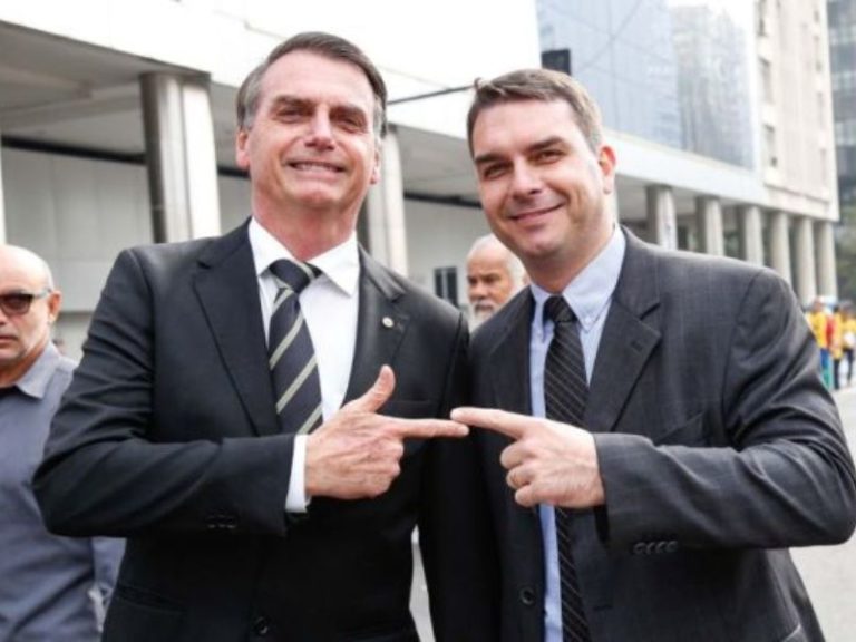 Jair e Flávio Bolsonaro
