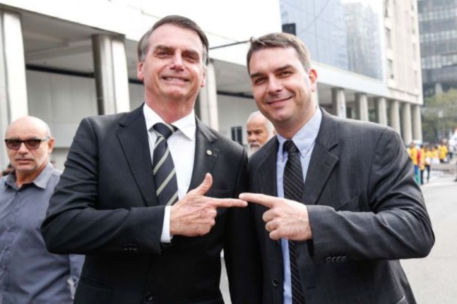 Jair e Flávio Bolsonaro