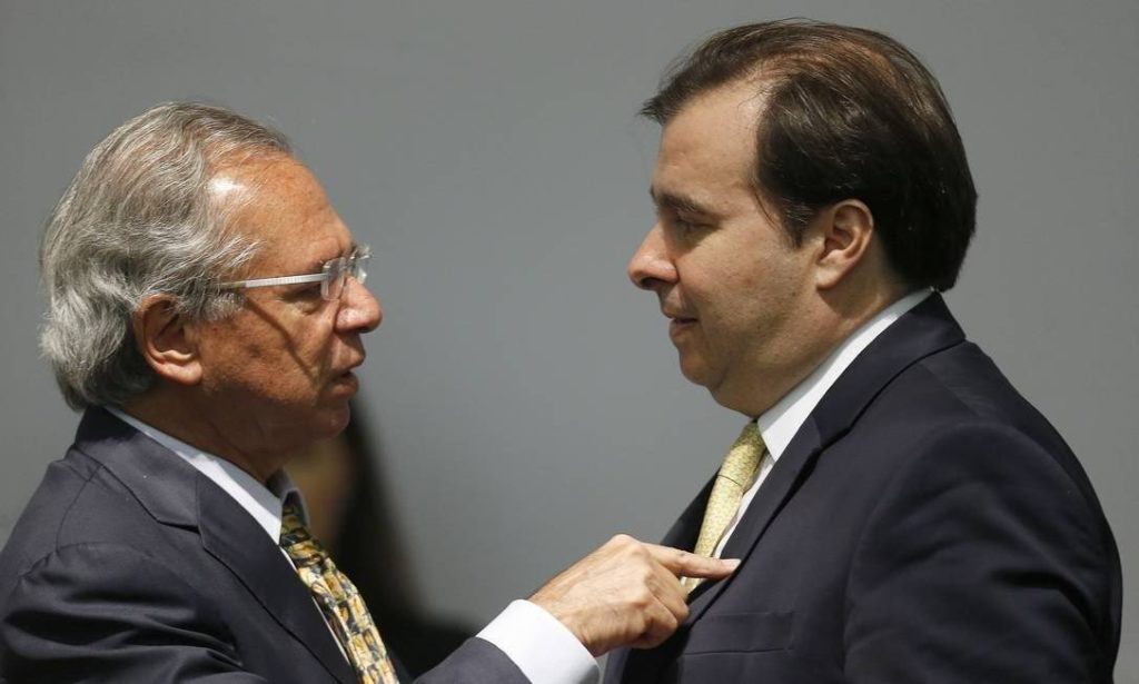 O presidente da Câmara, Rodrigo Maia, disse que não tem conversado com Paulo Guedes e que a interlocução entre os dois foi encerrada