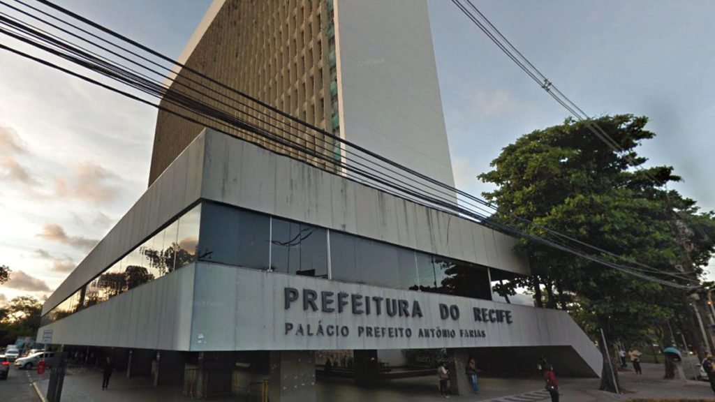 O desafio dos dez candidatos à Prefeitura do Recife nos próximos quatro anos é tentar manter o alto investimento na educação.