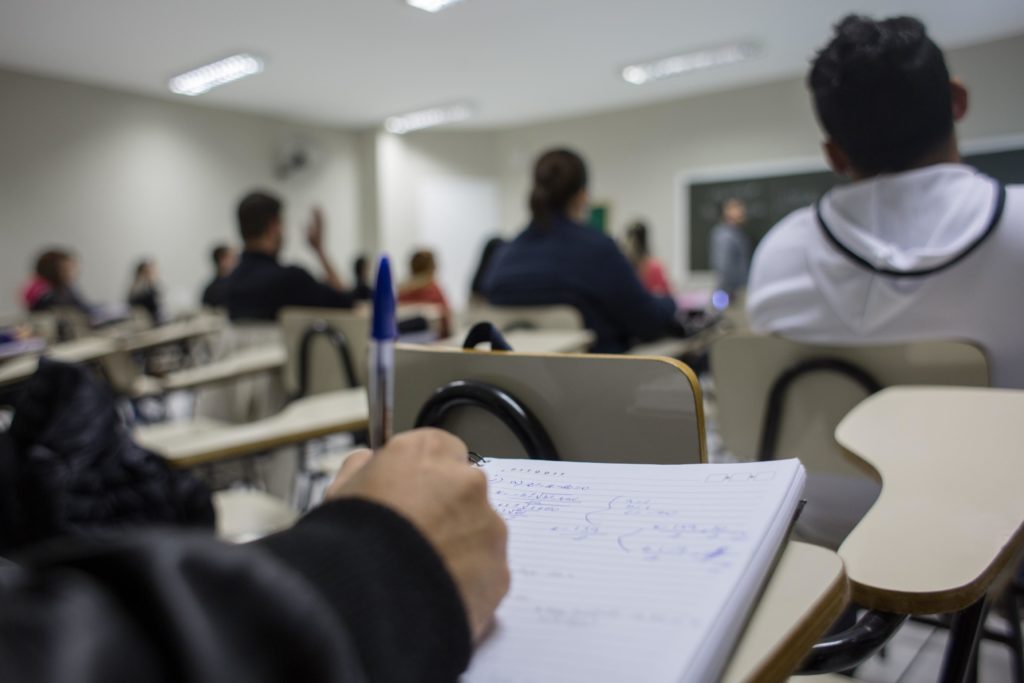 MEC não quer homologar aula remota até fim de 2021