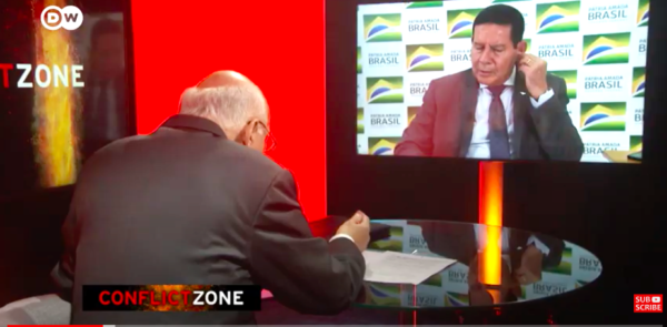 Em entrevista à agência alemã DW, Mourão fez uma defesa aberta do militar que se tornou o símbolo da torura no Brasil, o coronel Ustra