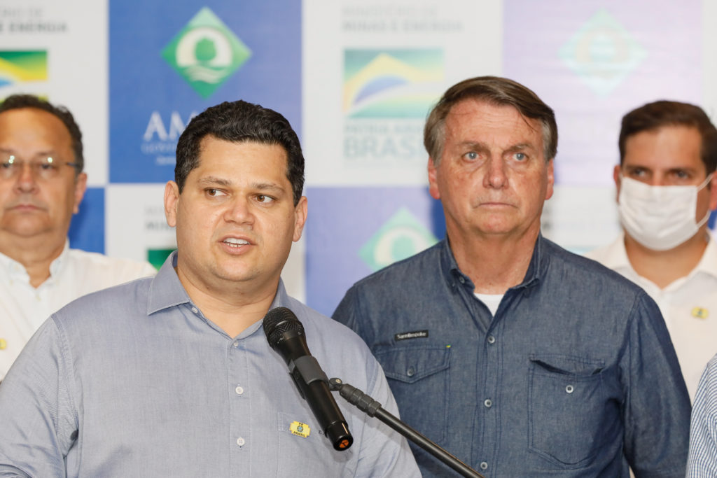 Presidente da República Jair Bolsonaro ao lado do presidente do Senado, Davi Alcolumbre, durante visita ao Amapá. Foto: Isac Nóbrega/PR