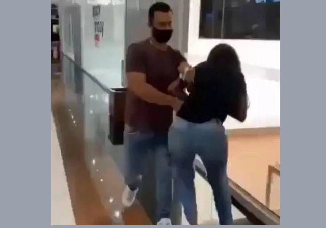 A cantora gospel Quesia Freitas foi vista sendo agredida pelo marido, Bruno Feital, no Americas Shopping, no Rio de Janeiro. 