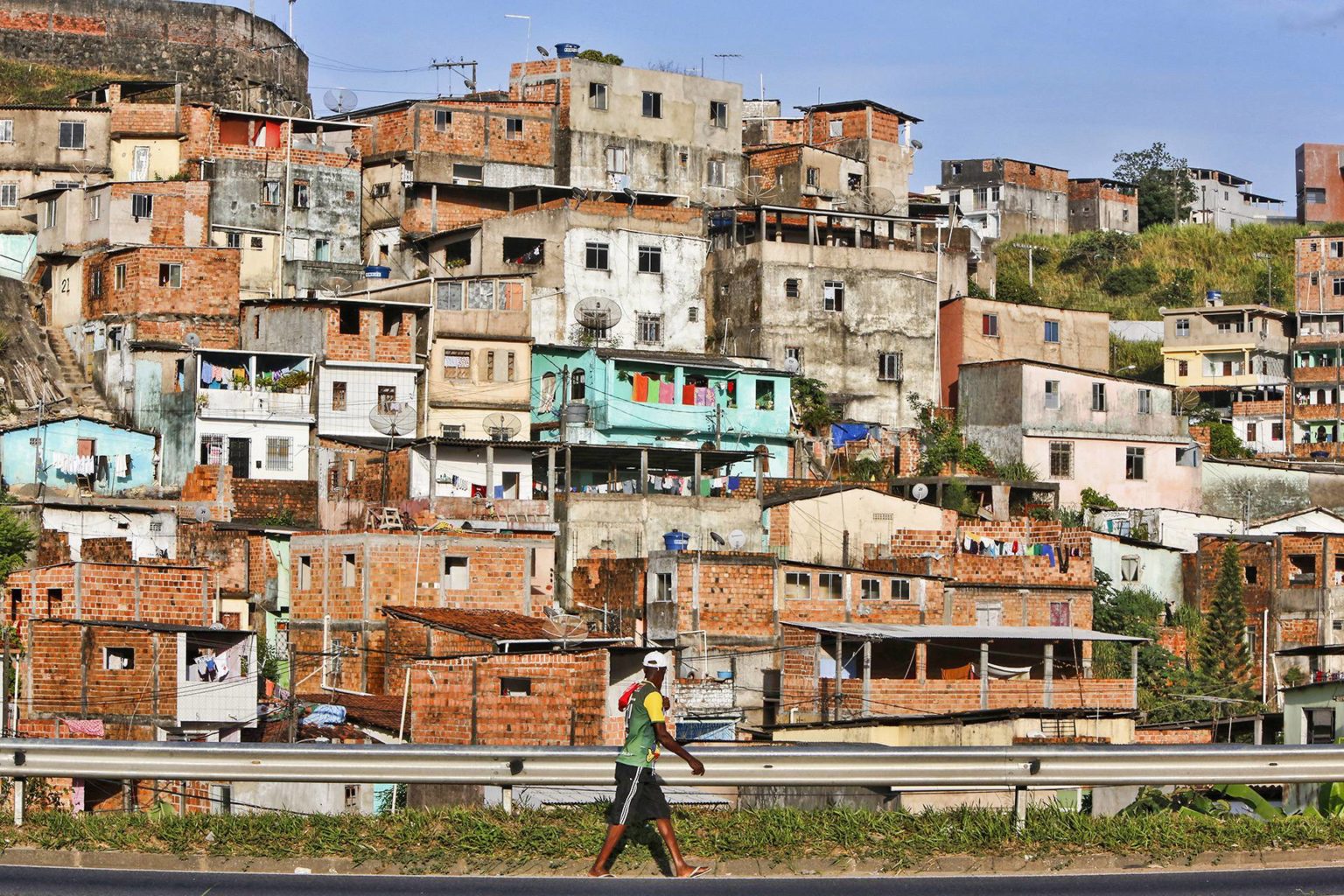 Sete em cada dez pessoas em residências inadequadas são pretas ou pardas