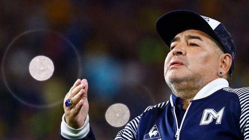 Médico de Maradona, foi acusado formalmente por homicídio culposo, quando não há intenção de matar. A informação foi publicada por jornal.