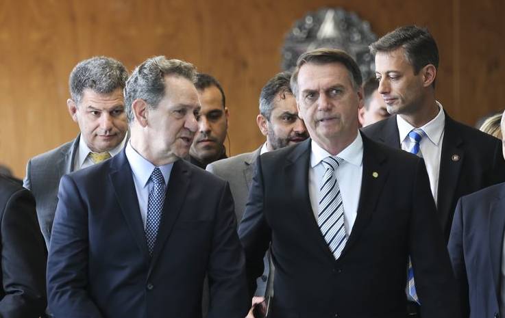 O ministro João Otávio de Noronha, do STJ, pediu vista e adiou o julgamento de três recursos de Flávio Bolsonar para suspender inquérito 