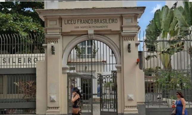O colégio Liceu Franco-Brasileiro, no RJ, decidiu pela "adoção de estratégias gramaticais de neutralização de gênero na instituição"