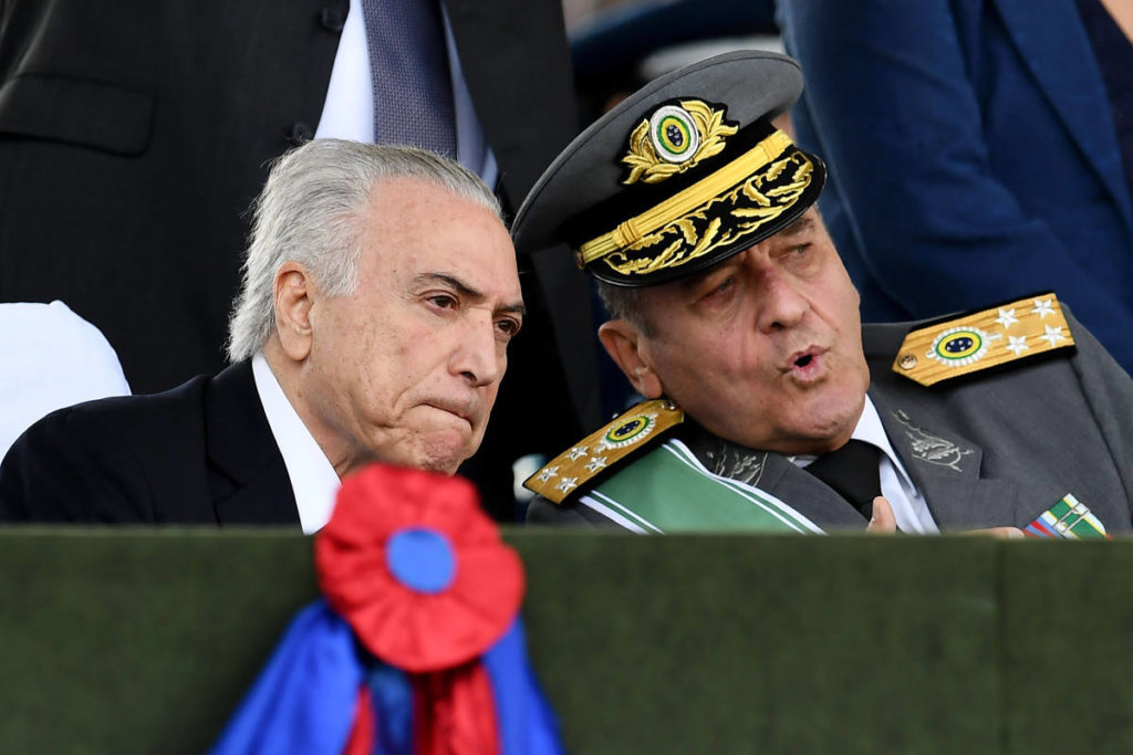 O relato de reuniões entre Temer com o Exército nos meses que antecederam o impeachment de Dilma reacendeu as acusações de golpismo