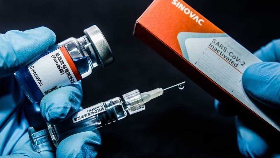 Nesta terça-feira (12), o Instituto Butatan informou que a eficácia geral da CoronaVac, vacina co-produzida com a Sinovac, é de 50,38%
