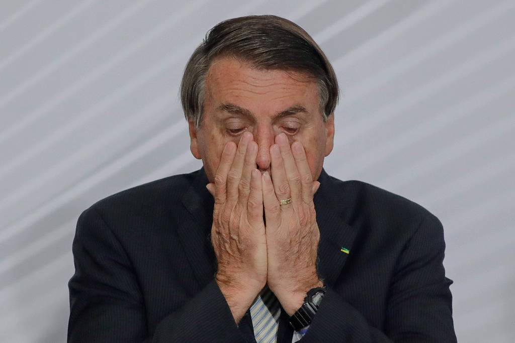 Com desaprovação do trabalho e rejeição como presidente atingindo recordes, Bolsonaro se aproxima agora da má avaliação recordista para um presidente eleito desde 1989