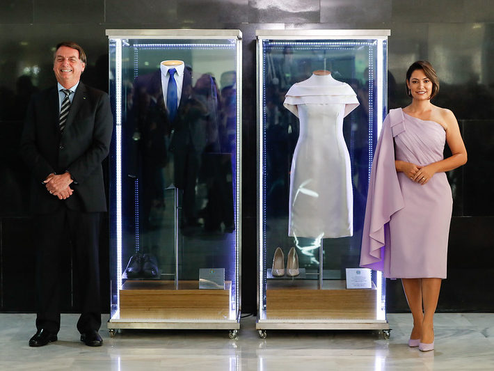 Bolsonaro e Michelle Bolsonaro trajes