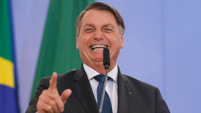 Sem apresentar provas sobre as alegações, o presidente Jair Bolsonaro (sem partido) voltou a questionar os números da Covid-19 no Brasil