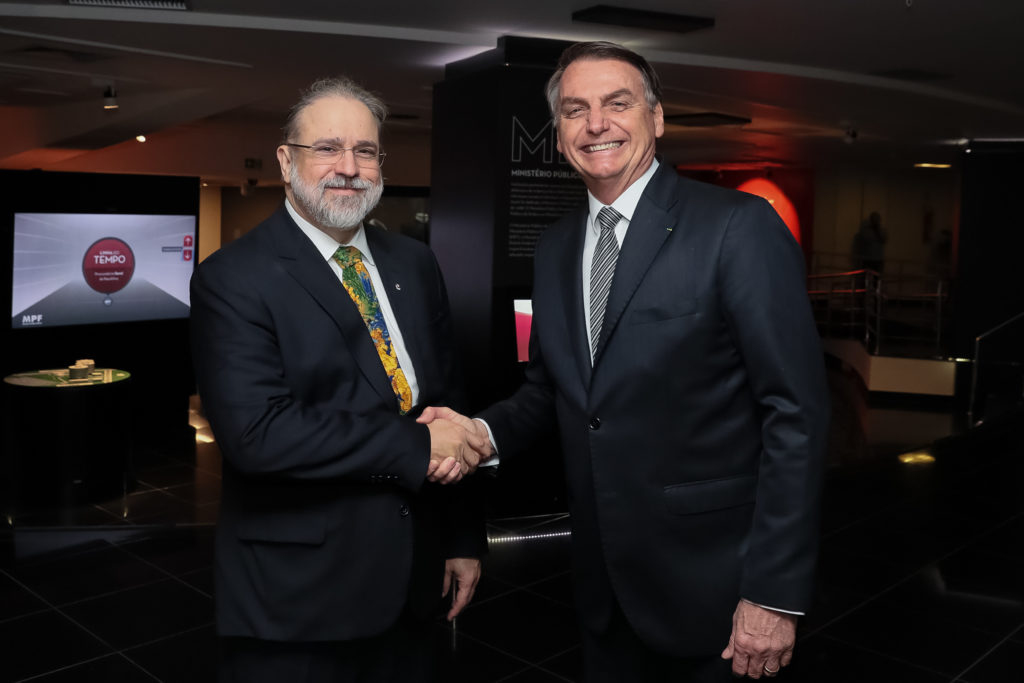 O Procurador-Geral da República, Augusto Aras, ao lado do Presidente da República Jair Bolsonaro. Foto: Isac Nóbrega/PR