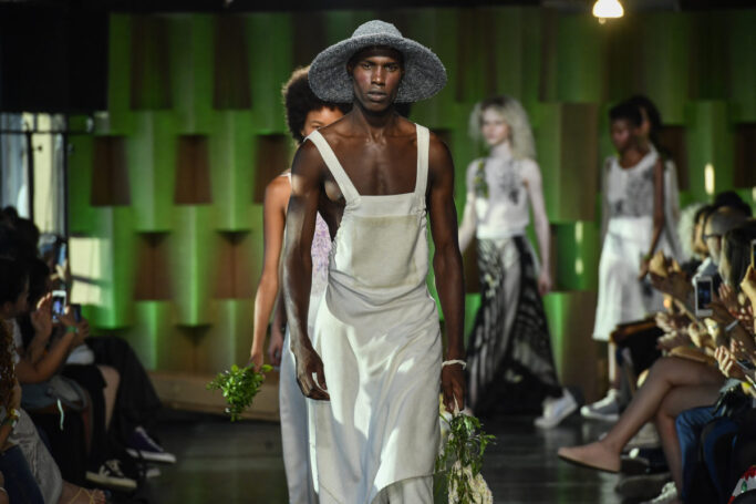 Grama 24/11/17 Brasil Eco Fashion Week - Foto: Reprodução/ Marcelo Soubhia / Agencia Fotosite