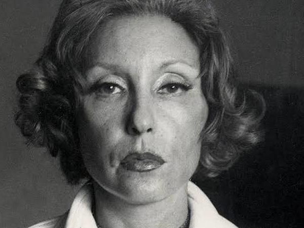 Clarice Lispector - jornalista e escritora aos 56 de idade, em decorrência de um câncer. Moradora do Leme, em maio de 2016 foi imortalizada na cidade com uma estátua no bairro onde viveu por 12 anos. Foto: Reprodução