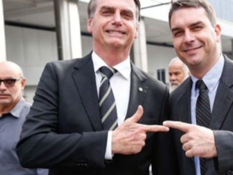 Jair e Flávio Bolsonaro