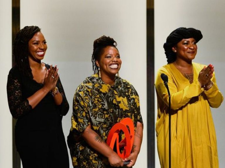 Opal Tometi, Patrisse Cullors e Alicia Garza foram reconhecidos com vários prêmios desde 2013 — Foto: Reprodução /Via BBC