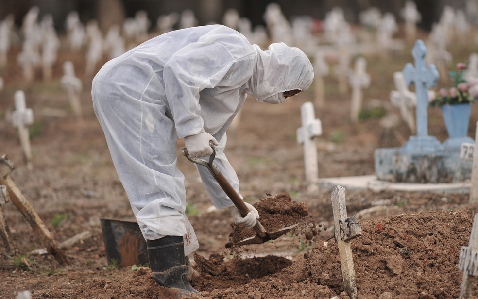 A média móvel de mortes na última semana representou alta de 23% em relação aos dados em 14 dias e também um recorde pelos dados coletados