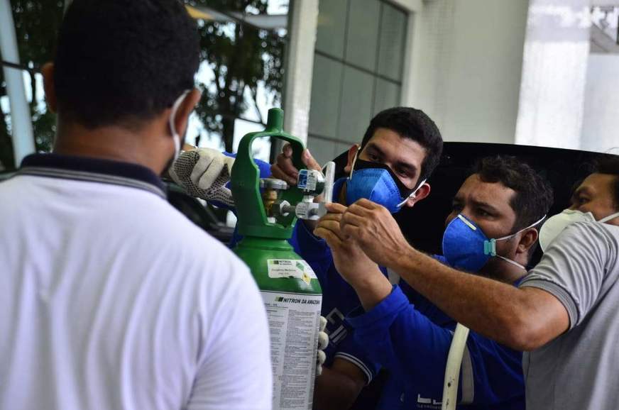 Em Manaus, profissionais de saúde que atuam em hospitais com vítimas da Covid-19 de relataram que a situação voltou a piorar