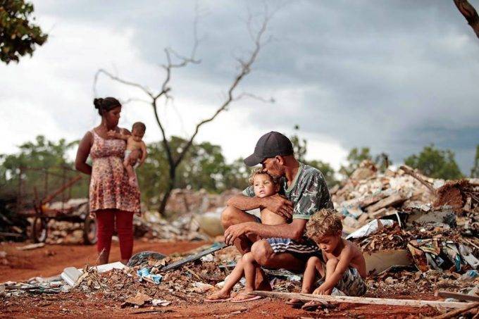 auxílio emergencial pobreza