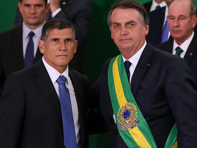 Santos Cruz e Jair Bolsonaro