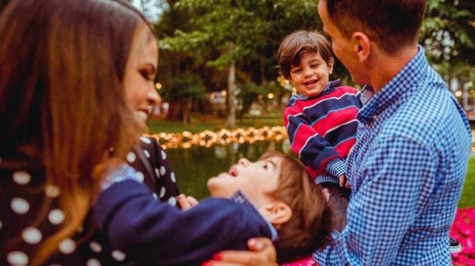 Vanessa e Eduardo conseguiram na justiça o direto de fazer a FIV pelo plano de saúde, sem custos adicionais - Foto: Arquivo pessoal