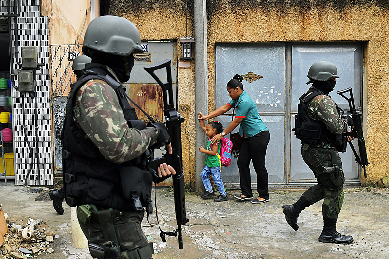 O PSB e outras 15 entidades ligadas à defesa dos direitos protocolaram no STF, um pedido para que se manifeste sobre ações policiais no RJ