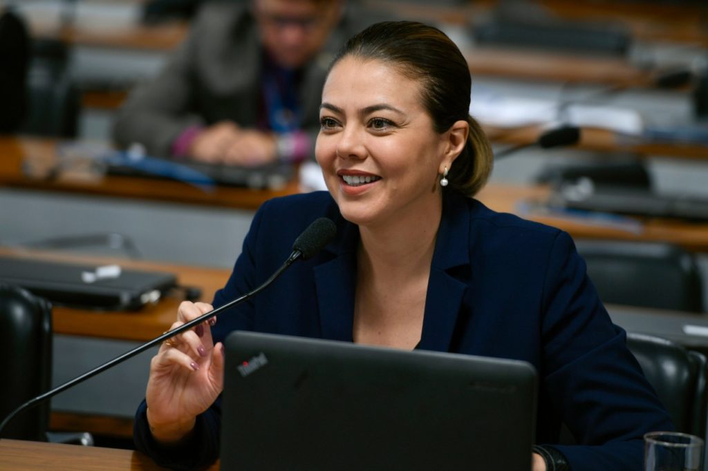 senadora Leila Barros (PSB-DF)
