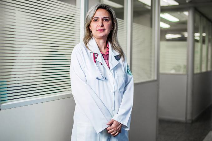 Bolsonaro Médica Ludmila Hajjar 