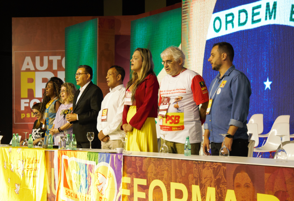 Após a eleição dos dirigentes, os delegados dos segmentos se debruçaram, também, para debate das teses propostas