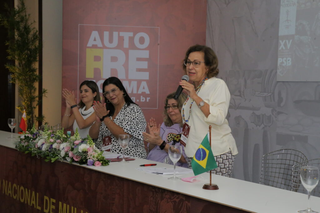 A deputada federal Lídice da Mata (PSB-BA), deu início ao 2º Painel do IX Congresso Nacional de Mulheres nesta quinta-feira