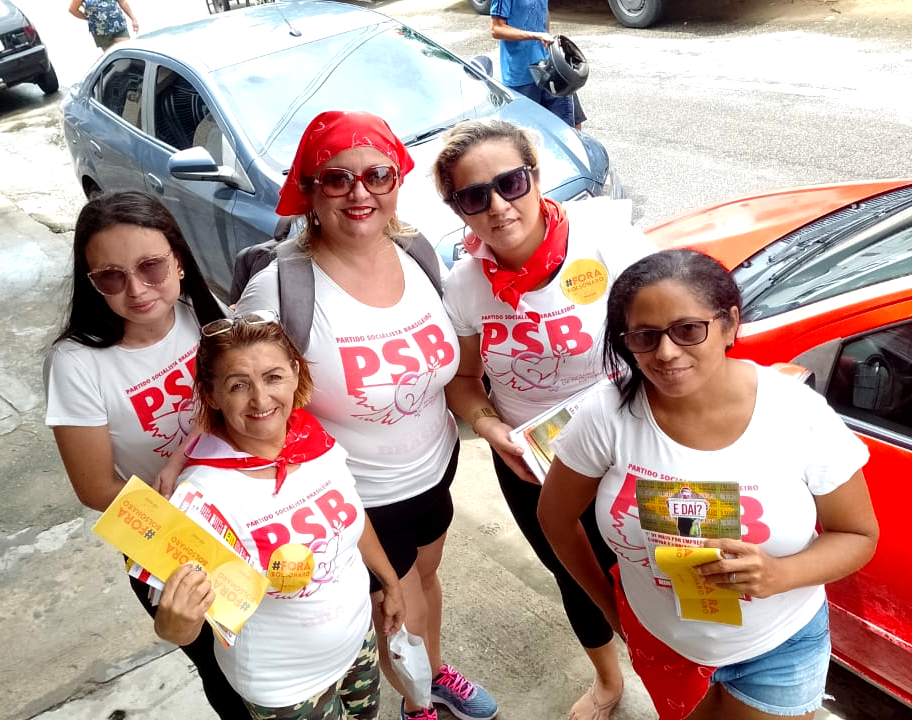 Mulheres do PSB percorreram as ruas da cidade de Fortaleza com o objetivo de fortificar a presença socialista na capital cearense
