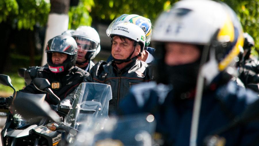 O PT enviou, neste domingo (17), representação ao TSE defendendo que a motociata configura campanha eleitoral antecipada