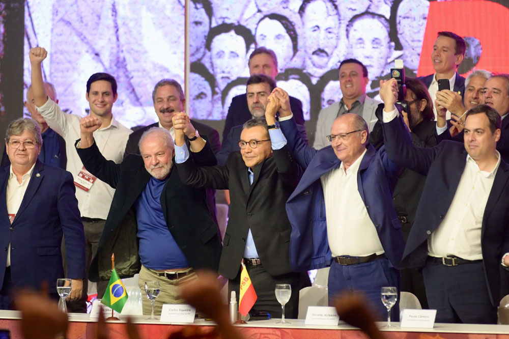 Metade das seis siglas confirmadas na frente 'Vamos Juntos pelo Brasil' já participou de uma aliança com Lula anteriormente