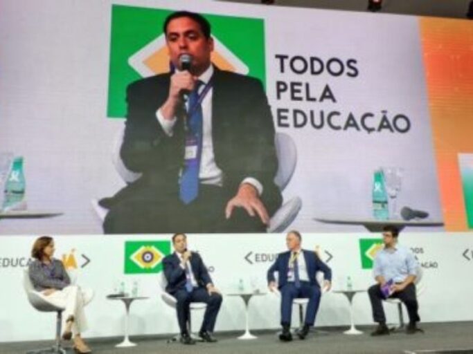 Educação