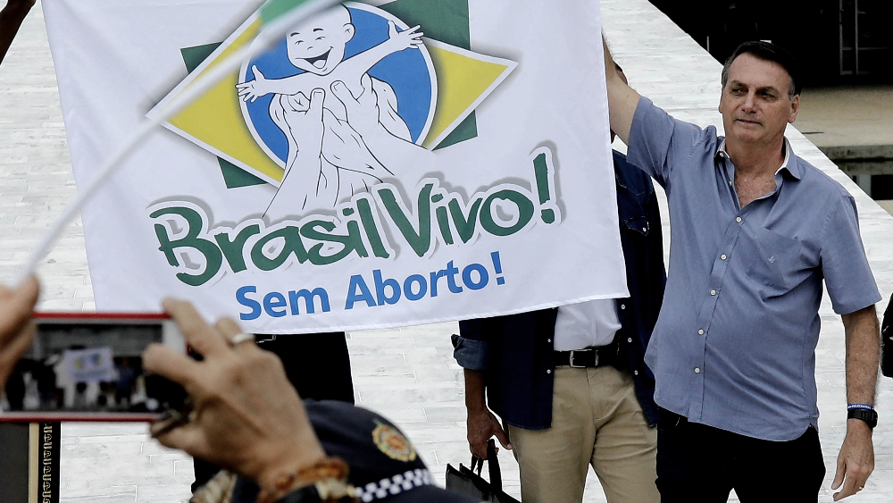 Governo "enche o peito" para se dizer defensor de vidas, mas é ignora a fome, escassez de medicamentos e a manutenção da saúde no Brasil