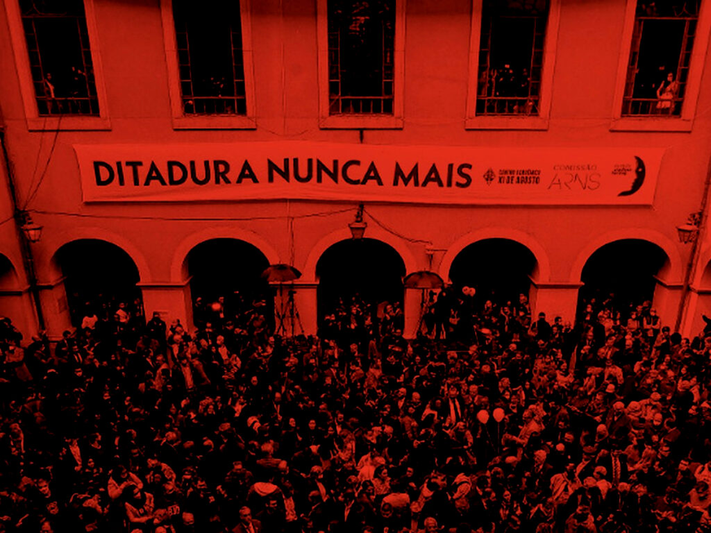 Carta que reune diversos líderes, artistas, políticos e entidades critica 'ataques infundados' ao sistema eleitoral de Jair Bolsonaro