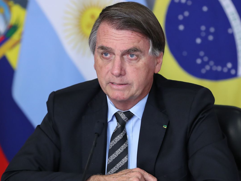 Após afirmar que não tinha controle sobre o orçamento secreto, Bolsonaro  mandou suspender o pagamento após o PT apoiar à reeleição de Lira
